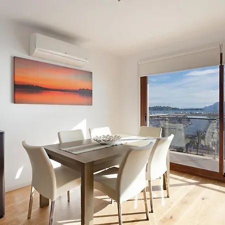 Penthouse Frontline Next To Lejlighed Pollença